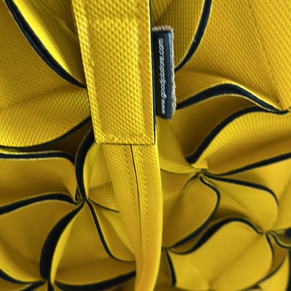Yellow shoulder handbag. Purchased in Koblenz ,Germany from Darwin’s Daughter - Picture 4 of 6